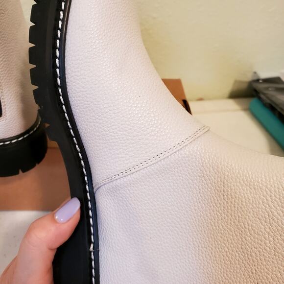 Sz 8 MATT & NAT White Faux Leather Chelsea Boots - Picture 9 of 12